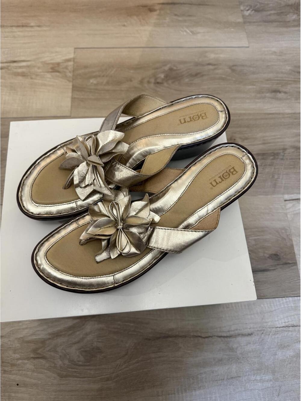 Born‎ Wedge Sandals Size 10 Gold Leather Floral Women's
